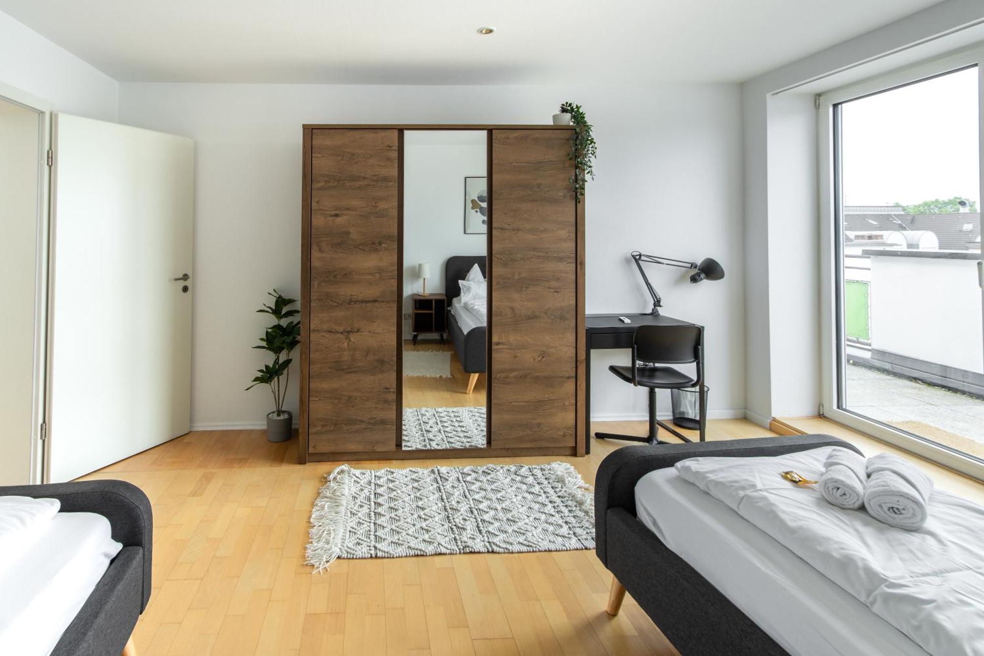 Penthouse-Maisonette - City Center, Highspeed Internet, Garage Worms Exteriör bild