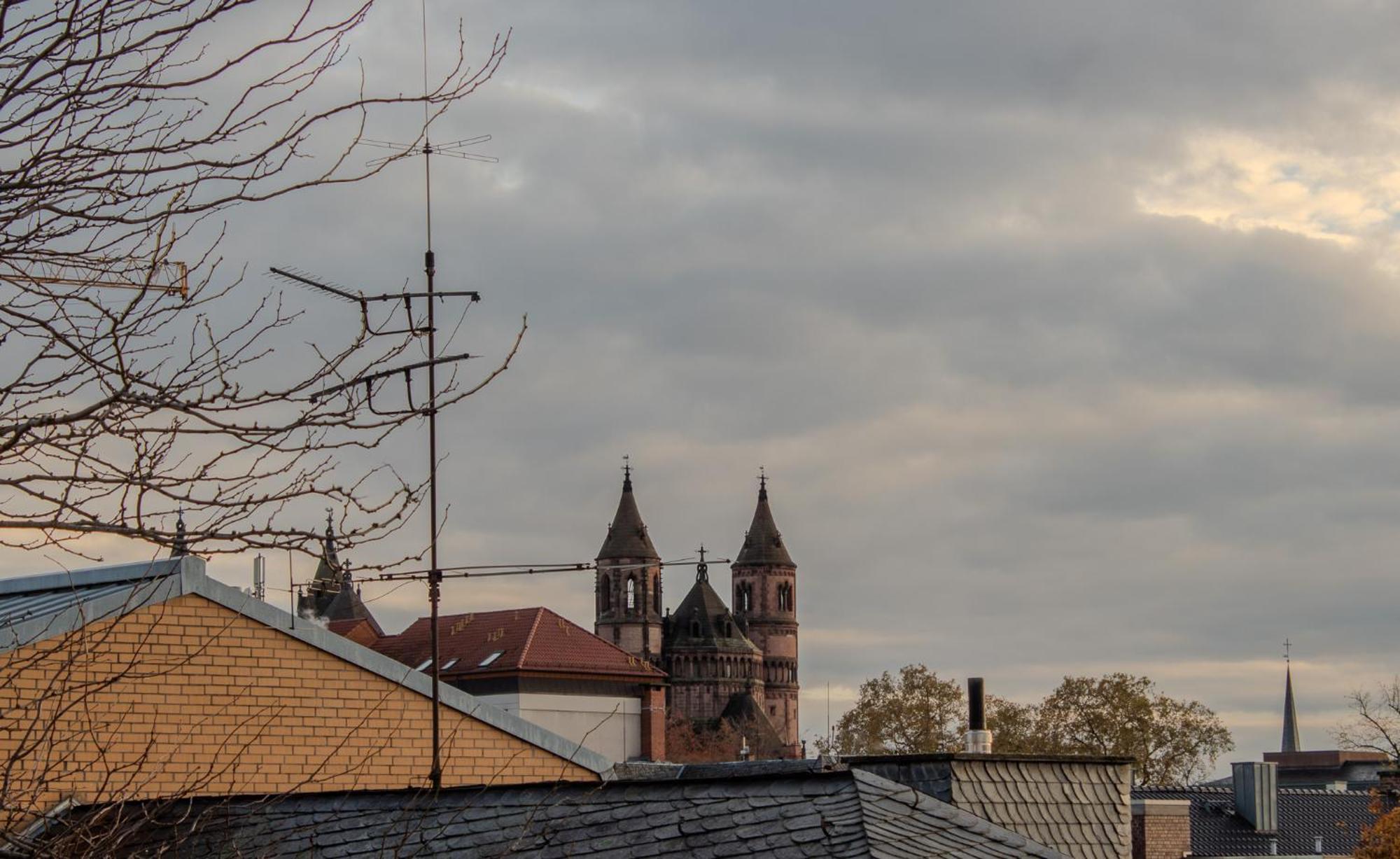 Penthouse-Maisonette - City Center, Highspeed Internet, Garage Worms Exteriör bild